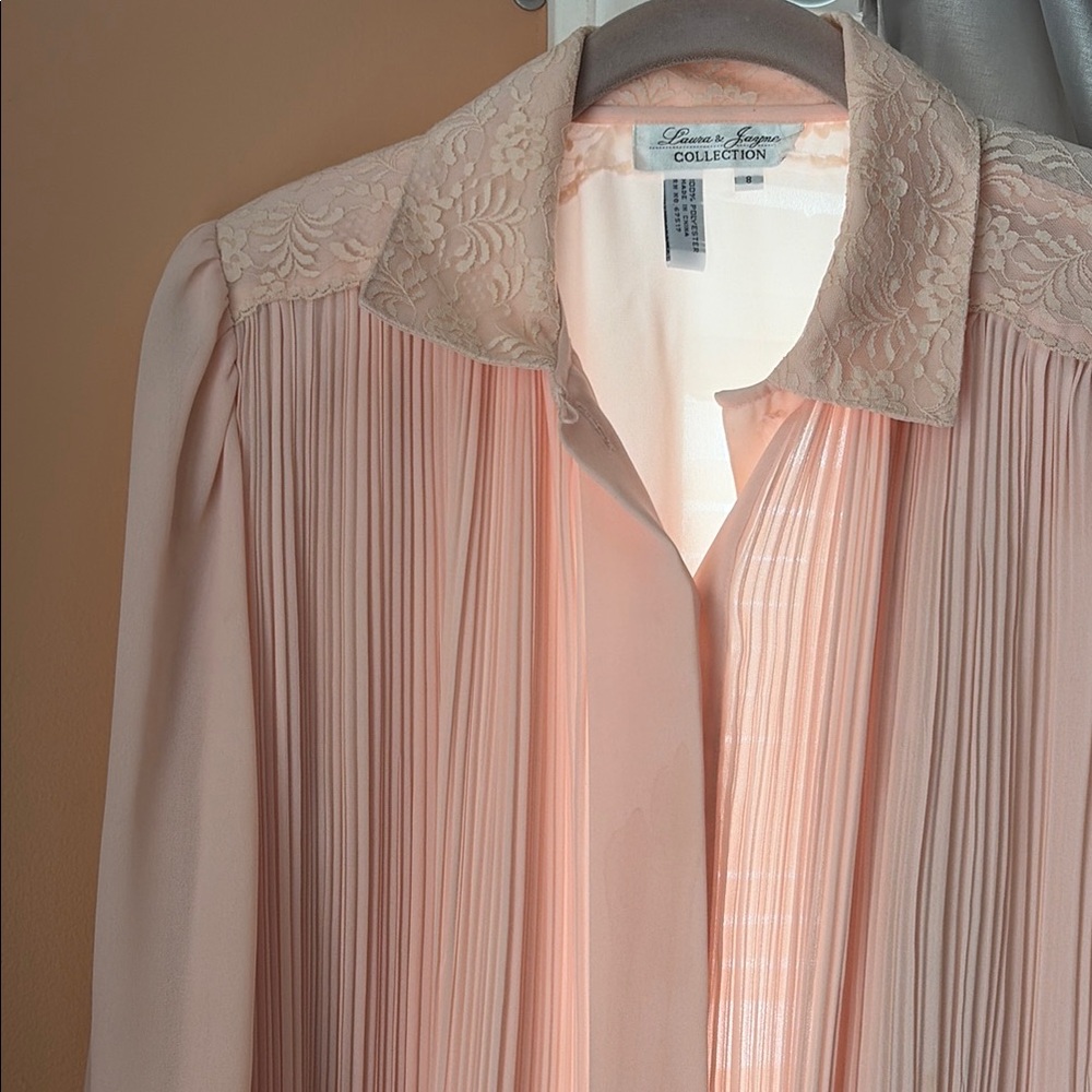 Pink Lace Collar Blouse vintage with shoulder pads